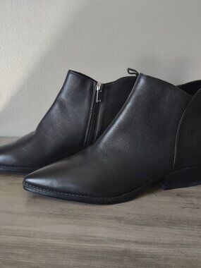 Marc Fisher Obrra black leather ankle boots - classic chic western moto NWOT 8.5